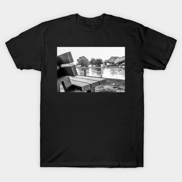 Riverside bench on the River Bure in the Norfolk village of Wroxham T-Shirt by yackers1